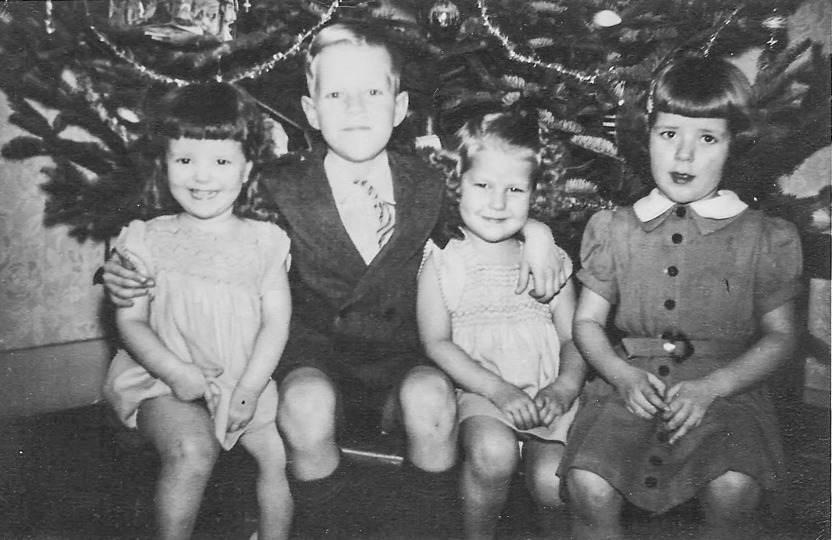 Pierre et 3 filles(1).jpg